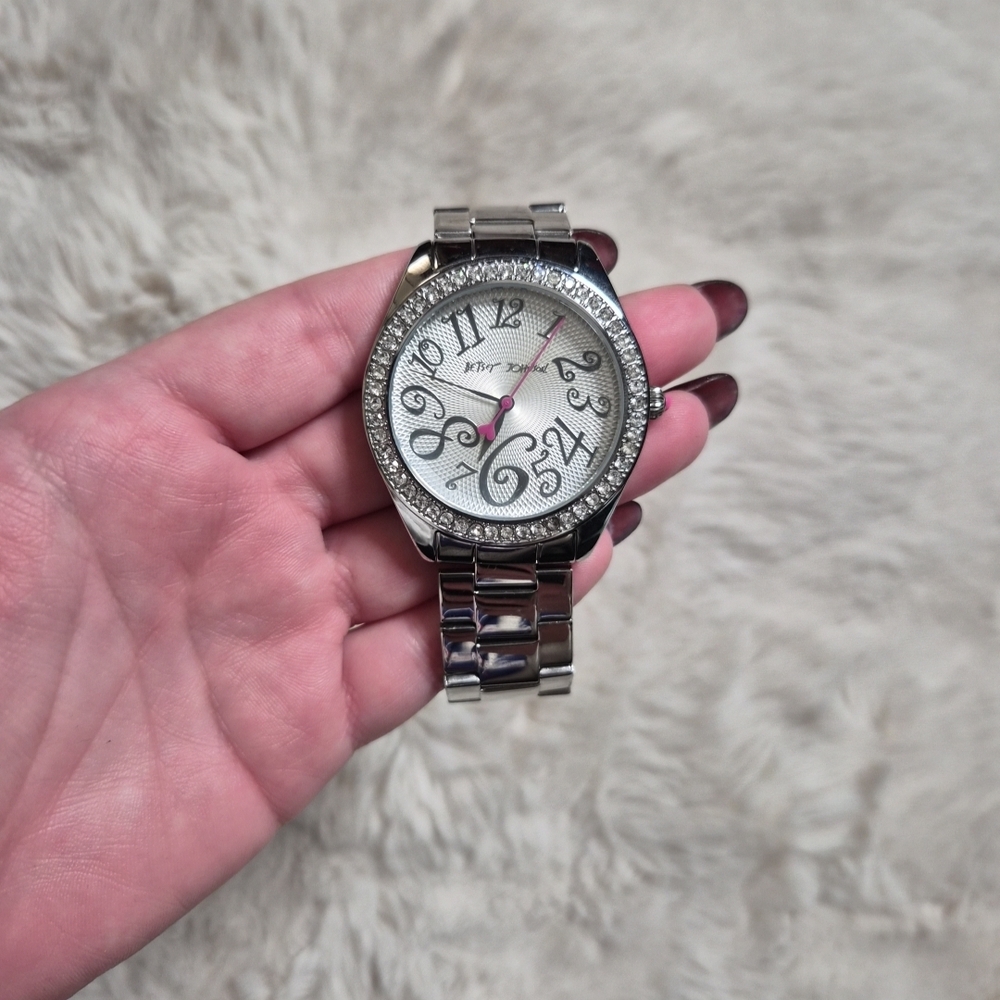 Betsey Johnson Watch Silver Tone Pink Heart Hand Streetwear Twee Girly Cute Y2K - Picture 8 of 13